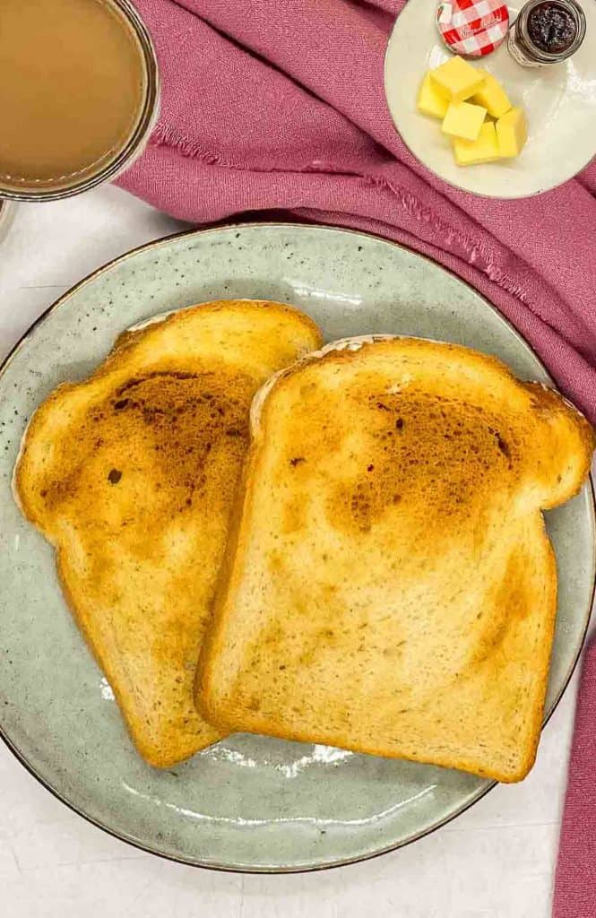 Air fryer toast on a plate.