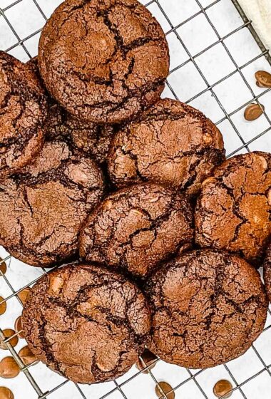 A rack of air fryer double chocolate chip cookies cooling.