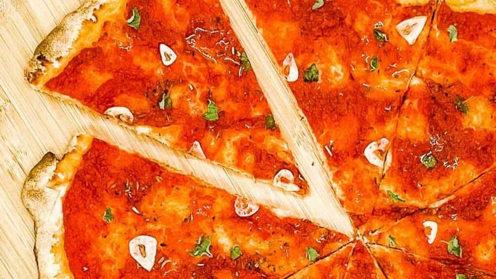 Marinara pizza, freshly made.