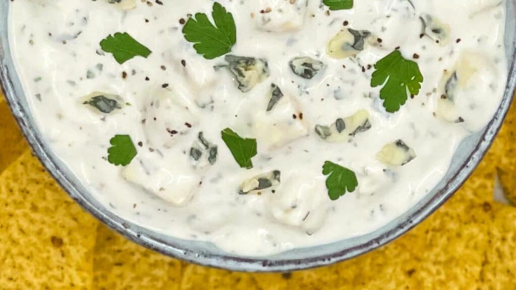 Blue cheese dip ready to eat.
