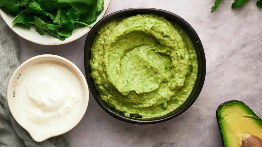 Avocado sauce image for MSN.