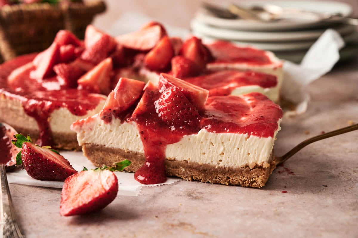 no-bake strawberry cheesecake summer dessert easy make-ahead elegant crowd